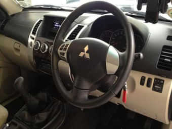 Mitsubishi Pajero Sport 2020-2021  Mitsubishi Pajero Sport 2020-2021