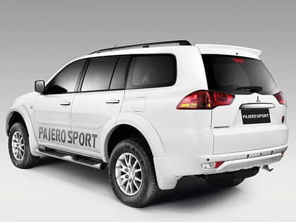 Mitsubishi Pajero Sport Select Plus AT undefined
