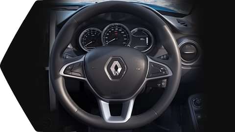 Renault Duster RxS Petrol Images
