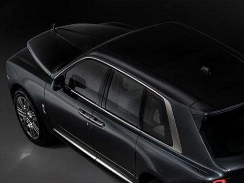 Rolls-Royce Cullinan Side Glass Housing