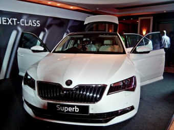 Skoda Superb 2017-2020  Skoda Superb 2017-2020