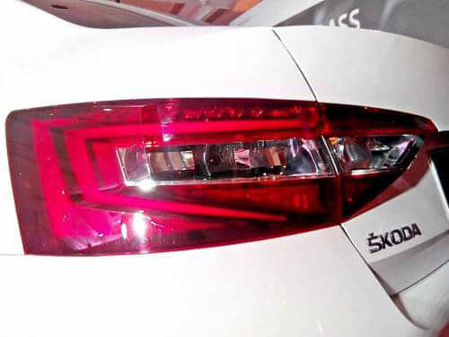 Skoda Superb 2017-2020 image