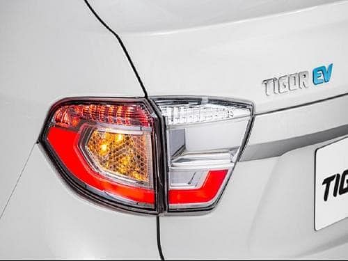 Tata tigor deals tail light price