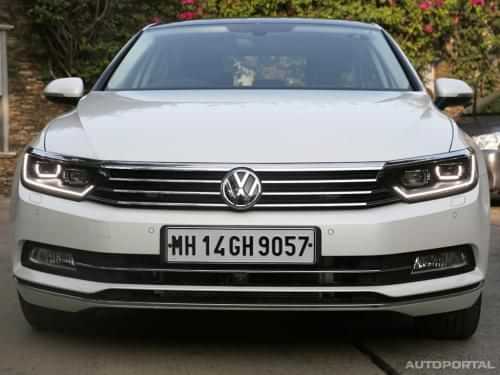 Volkswagen Passat  2014-2020 image Volkswagen Passat  2014-2020 image