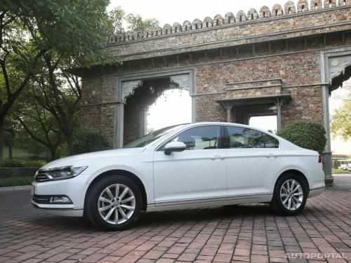 Volkswagen Passat  2014-2020 image Volkswagen Passat  2014-2020 image