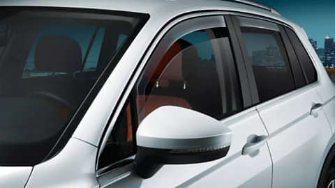 Volkswagen Tiguan 2.0 TDI Comfortline Diesel Images