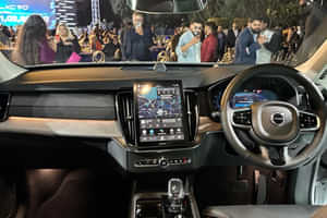 XC90 11.2-Inch Infotainment & 12.3-Inch Digital Driver Display XC90 11.2-Inch Infotainment & 12.3-Inch Digital Driver Display