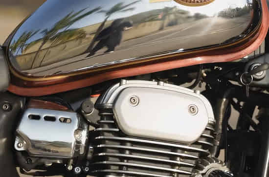 350 349 cc Liquid-Cooled Single-Cylinder Engine (29 PS, 28 Nm)