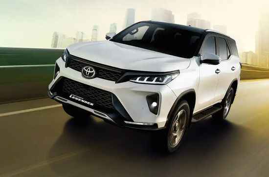 Fortuner Legender 4×4 Drivetrain with Low Range