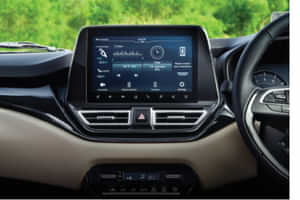 Glanza 9-inch Infotainment System Glanza 9-inch Infotainment System
