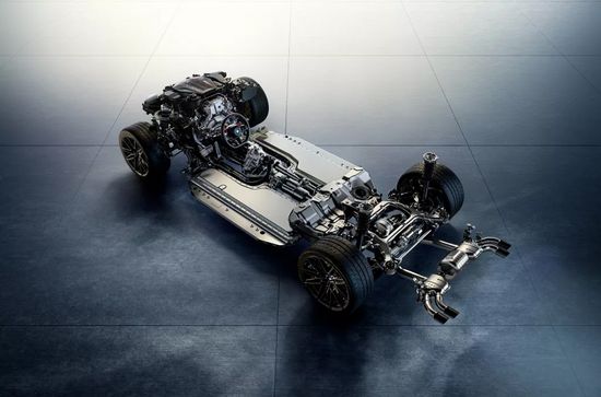 M5 Adaptive M Suspension with Multiple Drive Modes