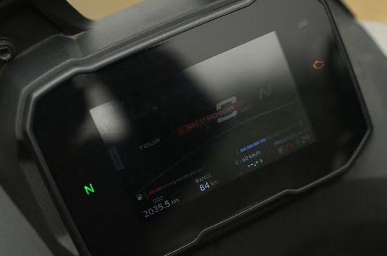 Apache RTX 300 Advanced 5-inch TFT Display with Smart Connectivity