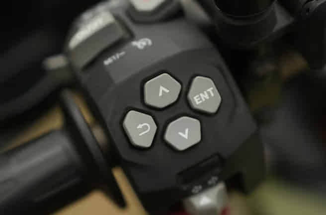 TVS Apache RTX 300 Cruise Control & Traction Control TVS Apache RTX 300 Cruise Control & Traction Control