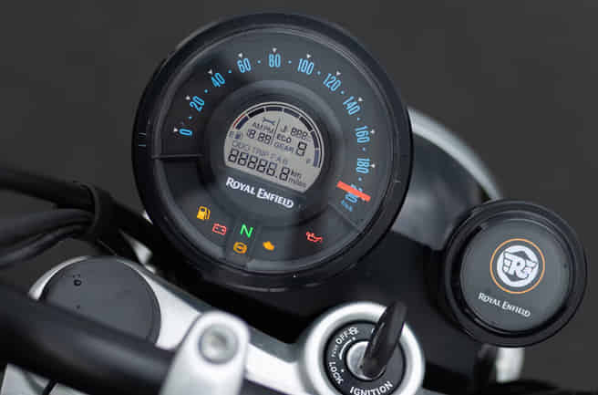 Royal Enfield Super Meteor 650 Digital-Analog Instrument Cluster