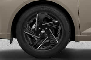 Altroz Drag Cut Alloy Wheel Altroz Drag Cut Alloy Wheel
