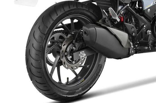 Xtreme 160R 4V Dual-Channel ABS & Panic Brake Alert