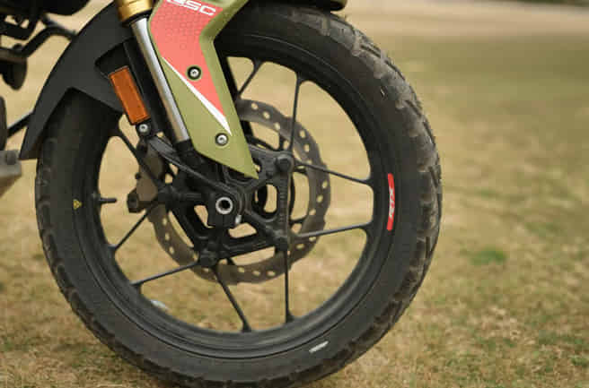TVS Apache RTX 300 Dual-Channel ABS & Tourer-Focused Hardware TVS Apache RTX 300 Dual-Channel ABS & Tourer-Focused Hardware