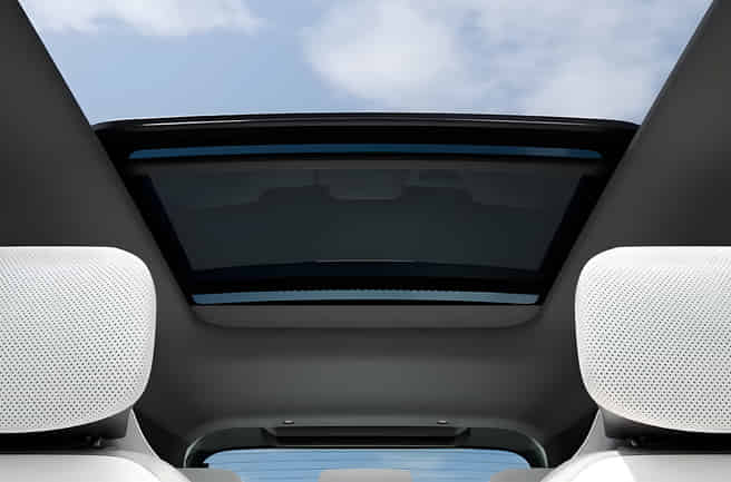 KIA Seltos  Dual Pane Panoramic Sunroof