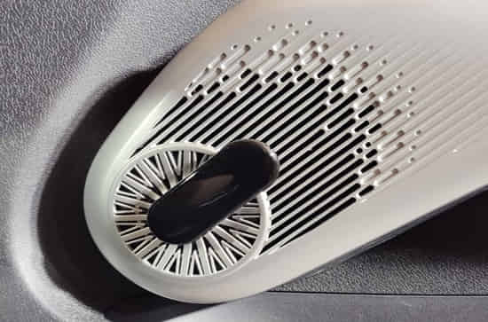 VF MPV 7 Four speakers with good sound quality
