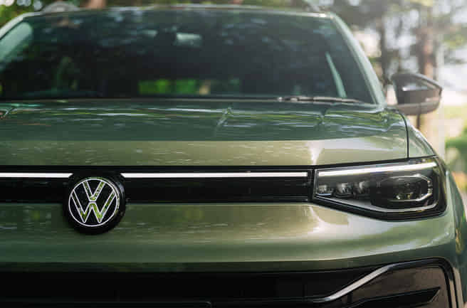 Volkswagen Taigun Illuminated VW logos
