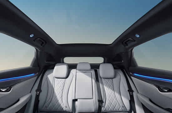 Sealion 7 Panoramic Glass Roof