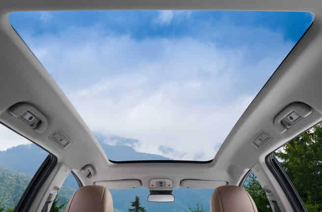 BYD eMAX 7 Panoramic Glass Roof