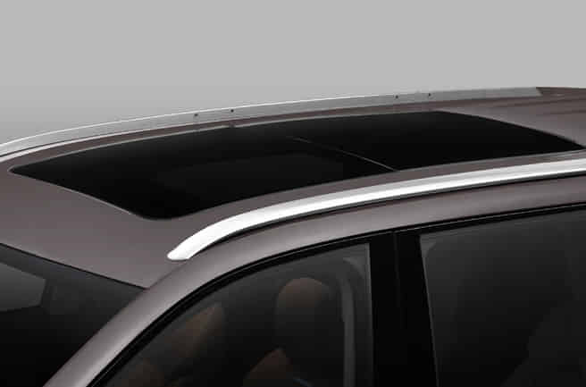 MG Gloster Panoramic sunroof
