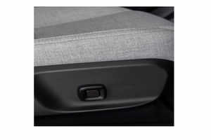 EX30 Power-adjustable front seats