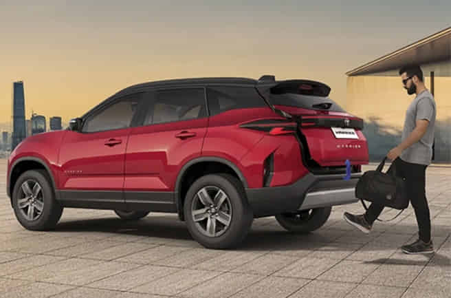 Tata Harrier Powered Tailgate with Gesture Control