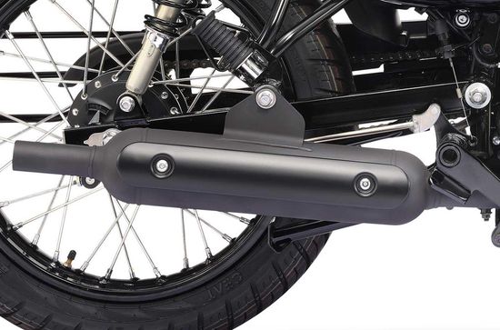 W175 Retro Styling with a Peashooter Exhaust