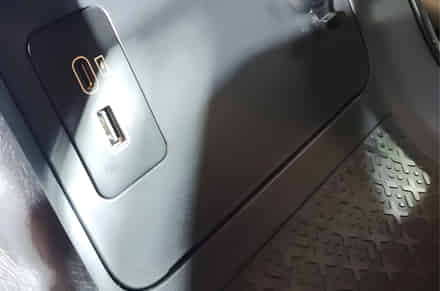 VinFast VF MPV 7 Two Type-C ports