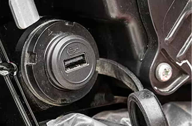 Royal Enfield Shotgun 650 USB Charging 