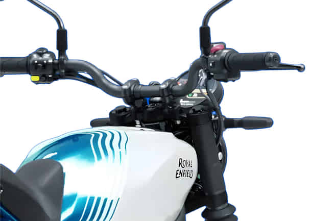 Royal Enfield Guerrilla 450 USB Type C
