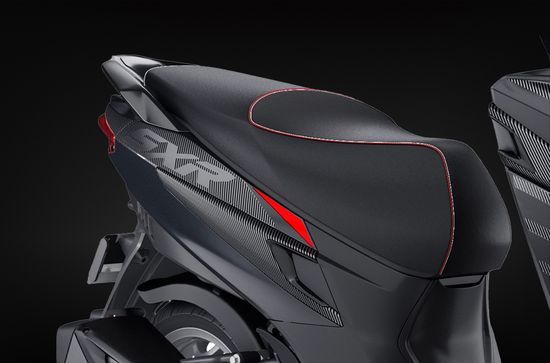 SXR160 Wide and Supportive Seat