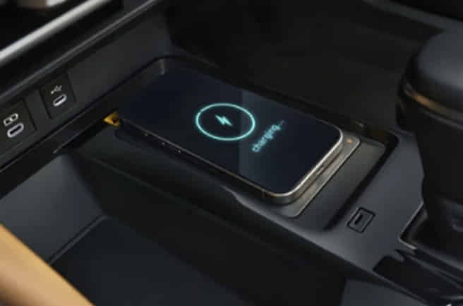 Toyota Camry Wireless smartphone charging