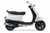 Vespa 125 Black & White colour Vespa 125 Black & White colour
