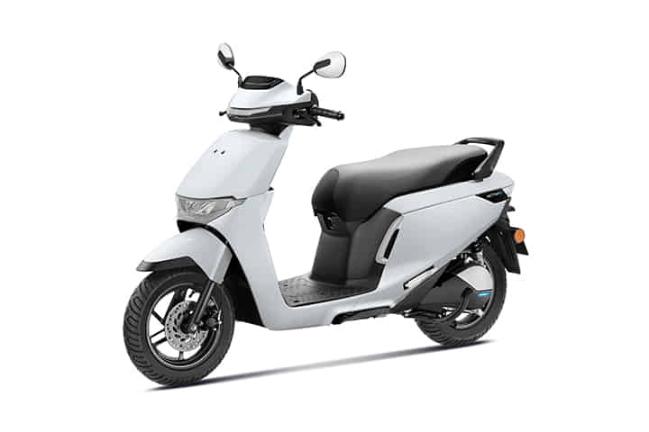 Honda Activa EV in Pearl Misty White Honda Activa EV in Pearl Misty White