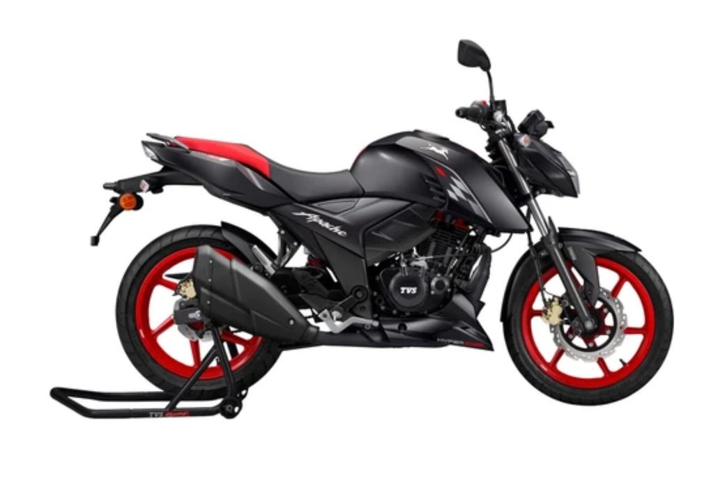 Apache RTR 160 4V undefined in Black