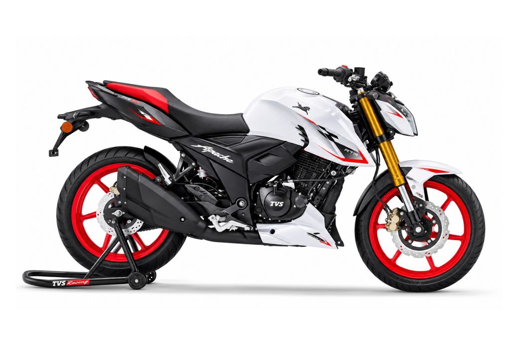 TVS Apache RTR 160 4V in Pearl White TVS Apache RTR 160 4V in Pearl White