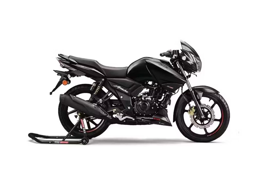 TVS Apache RTR 160 in Black Edition Glossy Black