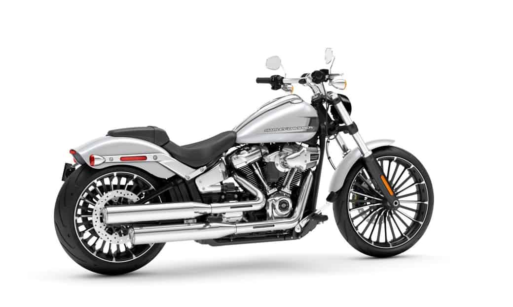 Harley-Davidson Breakout 117 in White Onyx Pearl