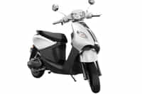 YO Electron Pearl White colour Scooters YO Electron Pearl White colour Scooters