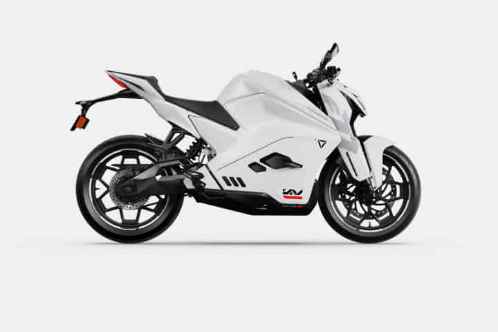 F77 Mach 2 in Stellar White