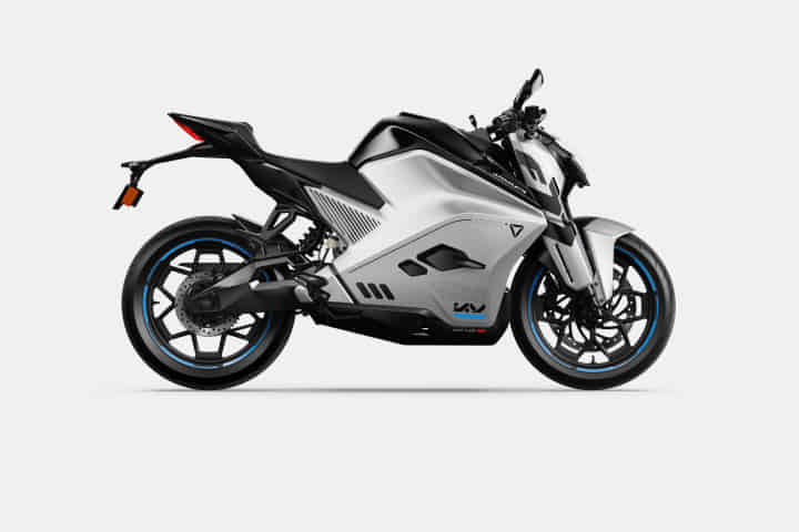 F77 Mach 2 in Supersonic Silver