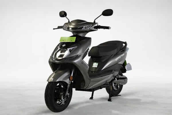 Okaya Electric Faast F3 in Metallic Grey