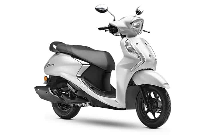 Fascino 125 Fi Hybrid undefined in Metallic White