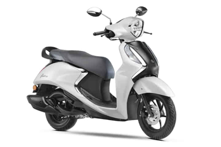 Yamaha Fascino 125 Fi Hybrid in Metallic White