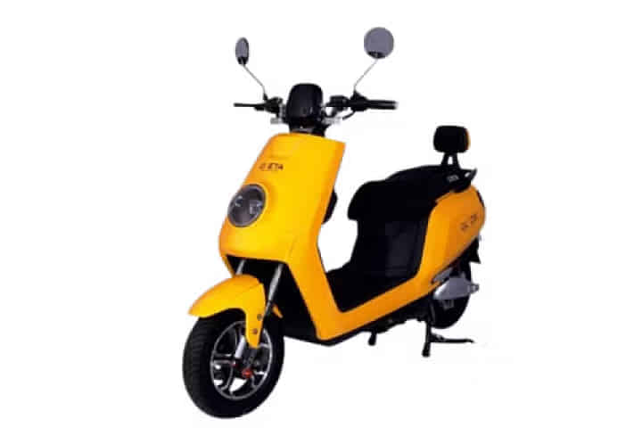 Glide in Superb Yellow Glide in Superb Yellow