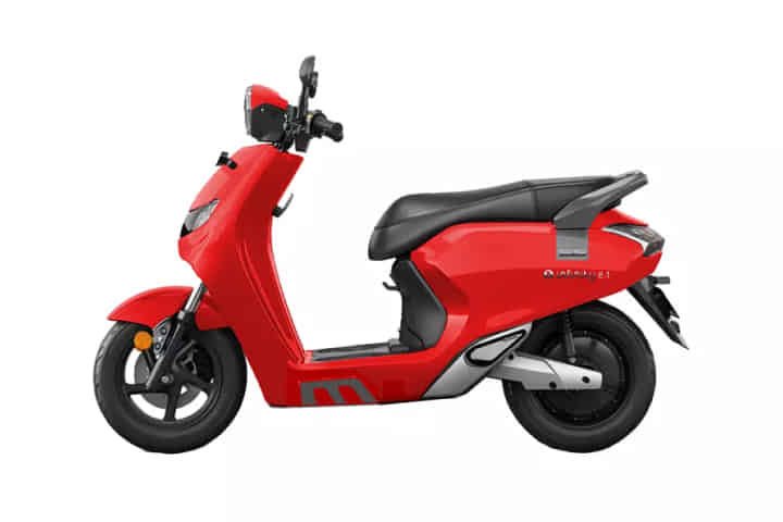 Infinity E1 in Sporty Red (LE)