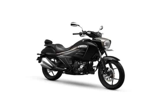 Intruder 150 2017-2022 in Glass Sparkle Black & Metallic Matte Titanium Silver Intruder 150 2017-2022 in Glass Sparkle Black & Metallic Matte Titanium Silver